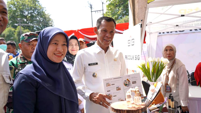 Wakil Bupati Bogor, Ade Ruhandi atau Jaro Ade saat melakukan kunjungan kerja ke Kecamatan Klapanunggal