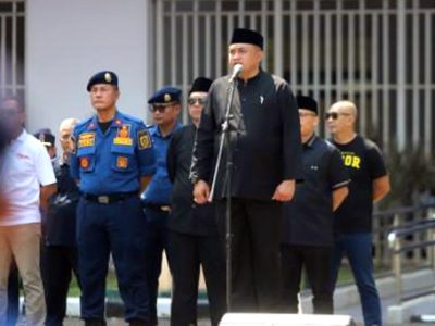 Bupati Bogor Rudy Susmanto memimpin pengibaran bendera Merah Putih pada dalam rangka peringatan HUT Ke-80 Republik Indonesia. (Foto: Istimewa)