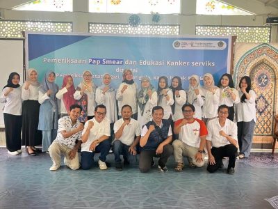 Fakultas Kedokteran Universitas Jenderal Achmad Yani (FK Unjanji) melakukan bakti sosial di BSG Mesjid Atlas, Kelurahan Babakan Surabaya