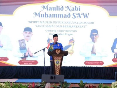 Wakil Bupati Bogor, Ade Ruhandi (Jaro Ade) pada peringatan Maulid Nabi Muhammad SAW, di Gedung Tegar Beriman