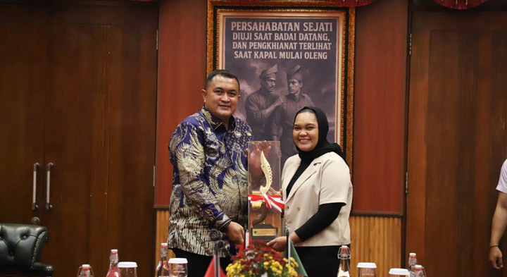 Bupati Bogor Rudy Susmanto menerima kehadiran Sutradara Film Mama Jo yang berhasil meraih penghargaan tingkat internasional