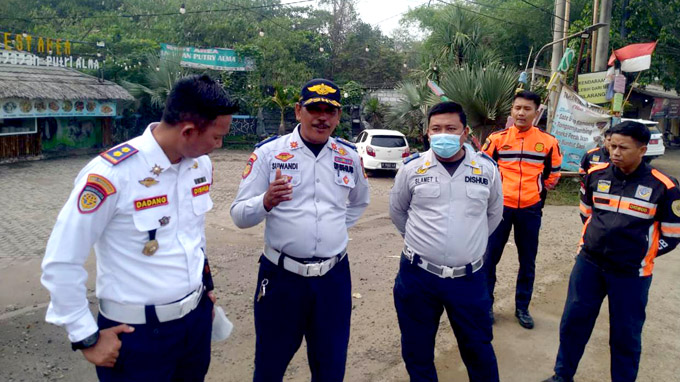 Pemerintah Kabupaten (Pemkab) Bogor melalui Dinas Perhubungan (Dishub) memastikan arus lalu lintas lancar dalam perbaikan Jalan Janala-Lebakwangi