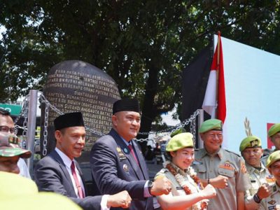 Bupati Bogor Rudy Susmanto, meresmikan Monumen Perjuangan Jonggol yang terletak di Alun-Alun Kecamatan Jonggol