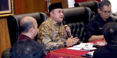 Bupati Bogor Rudy Susmanto. Ia menegaskan komitmennya untuk menyelesaikan program Rutilahu dalam waktu maksimal tiga tahun, lebih cepat dari proyeksi umum
