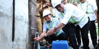 Dalam rangka menyemarakan HUT Ke-393 Kabupaten Tangerang, Perusahaan Daerah Air Minum Tirta Kerta Rahaja (Perumdam TKR) melakukan pemasangan Sambungan Langganan (SL).
