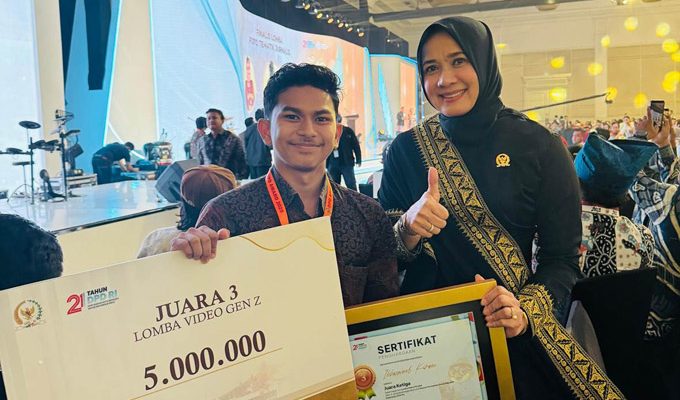 Khwanul Kiram Bawarith (kiri) dan senator asal Aceh Darwati A. Gani (kanan)