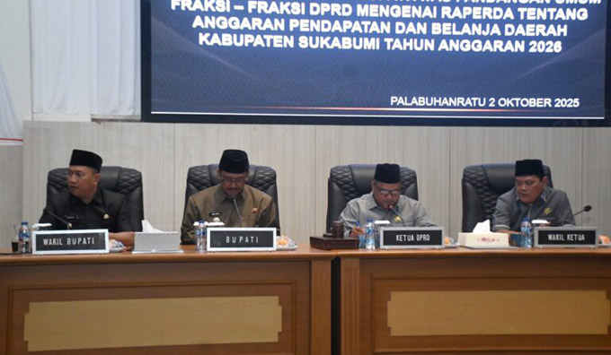 Bupati Sukabumi, H. Asep Japar menyampaikan jawaban atas pandangan umum fraksi-fraksi DPRD terkait Rancangan Peraturan Daerah (Raperda) tentang Anggaran Pendapatan dan Belanja Daerah (APBD) Kabupaten Sukabumi Tahun Anggaran 2026
