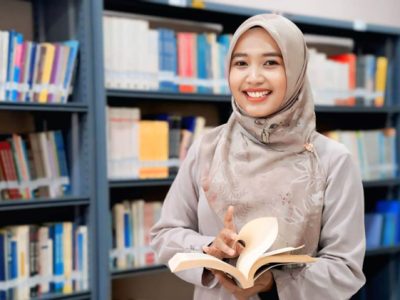 Kiki Novita Sari baru pertama kali merantau ketika diterima sebagai guru matematika Sekolah Rakyat Menengah Atas (SRMA) 26 Makassar, Sulawesi Selatan