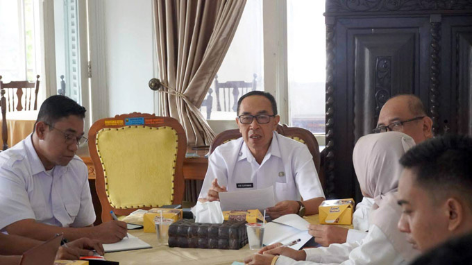 Sekretaris Daerah (Sekda) Kabupaten Sukabumi, H. Ade Suryaman menegaskan untuk mewujudkan iklim investasi yang sehat