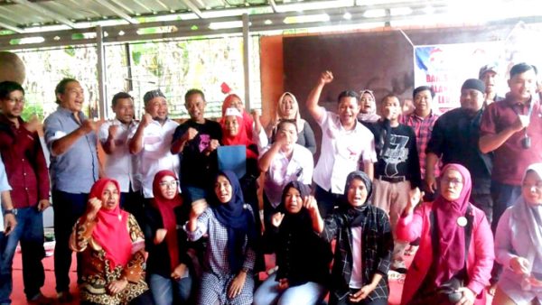 Foto bersama usai peresmian PAC BaraJP Leuwiliang, sekaligus pengukuhan struktur kepengurusannya, Minggu (3/5/2026).