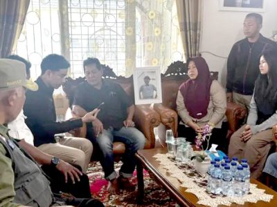 -- Wakil Presiden Republik Indonesia (Wapres RI) Gibran Rakabuming menyampaikan duka cita mendalam kepada keluarga almarhum Dafi Arahman, korban banjir bandang di Kabupaten Solok, Sumatera Barat