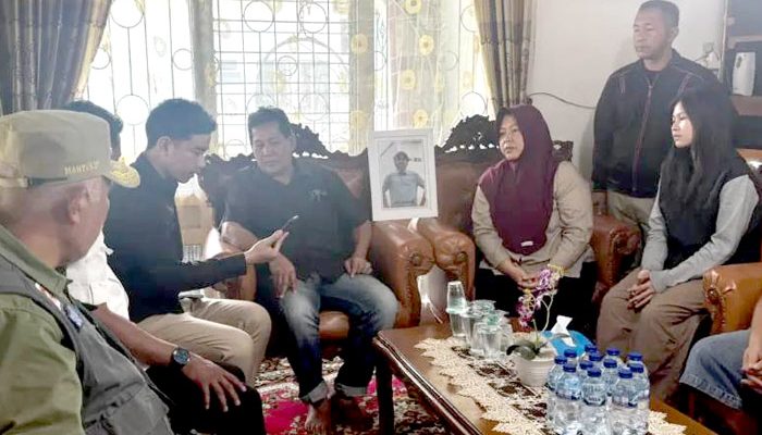 -- Wakil Presiden Republik Indonesia (Wapres RI) Gibran Rakabuming menyampaikan duka cita mendalam kepada keluarga almarhum Dafi Arahman, korban banjir bandang di Kabupaten Solok, Sumatera Barat