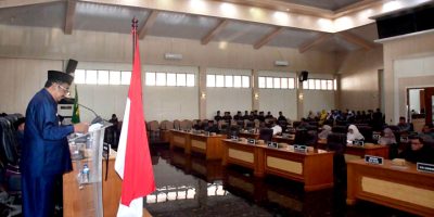 Asep Japar Sampaikan Jawaban Atas Pandum Fraksi-fraksi DPRD Terhadap Nota Pengantar Bupati
