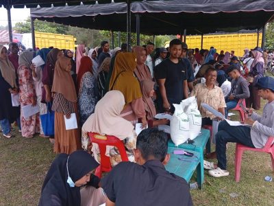 5.840 Masyarakat Kecamatan Juli Mendapat Bantuan Pangan