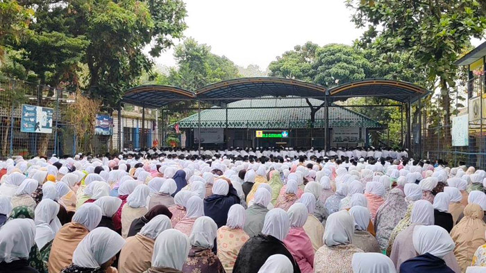 Usai Salat Dhuha, Murid SMPN 2 Citeureup Memohon Doa Turun Hujan