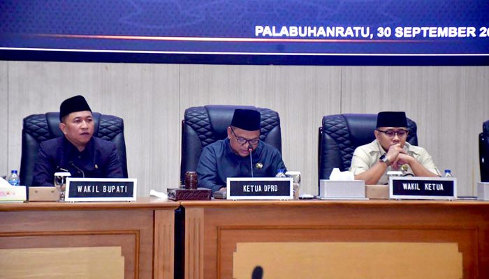 Wabup Sukabumi Sampaikan Nota Pengantar Bupati atas Raperda Tentang APBD Tahun Anggaran 2027