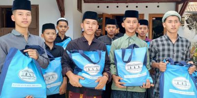 Wujud Kepedulian Wapres Gibran, 300 Paket Sembako Disalurkan untuk Santri di Kebumen