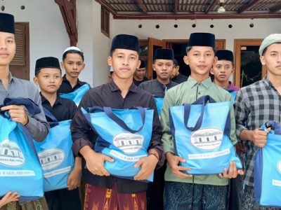 Wujud Kepedulian Wapres Gibran, 300 Paket Sembako Disalurkan untuk Santri di Kebumen