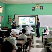 Ogest, Siswa SMPN 1 Leuwiliang Jadi Guru Jurnalistik