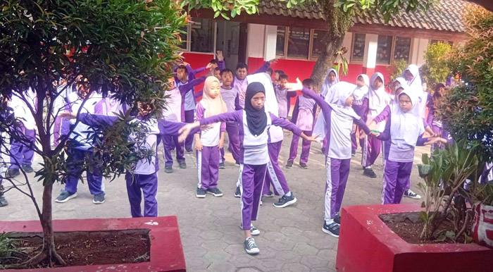 Budayakan Hidup Sehat, SDN Cicadas 05 Gunung Putri Gelar Senam Rutin