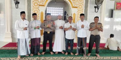 Kapolsek Jangka Bersama Personel Shalat Jumat Keliling di Masjid An-Nur Gampong Jangka Alue U