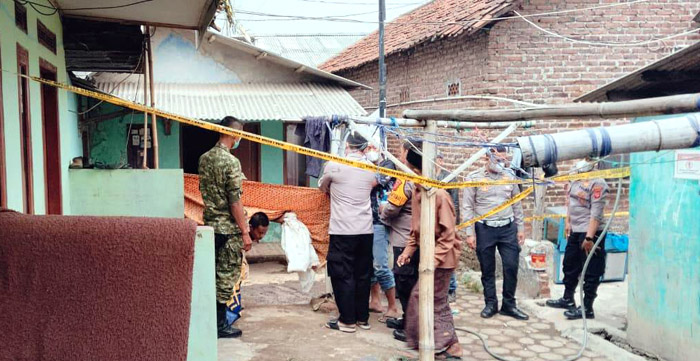 Diduga Sudah Dua Pekan, Mayat Perempuan Paruh Baya Ditemukan di Dalam Rumah