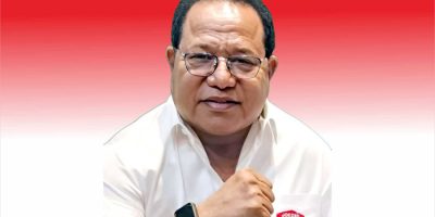 Ketua Umum DPP Barisan Relawan Jalan Perubahan (BaraJP), Willem Frans Ansanay (tengah)