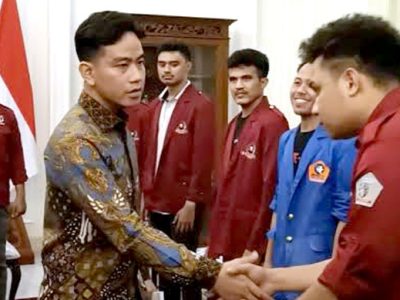 Temui Mahasiswa di Istana Wapres, Gibran Dorong Penguatan SDM Digital dan Pemerataan Guru